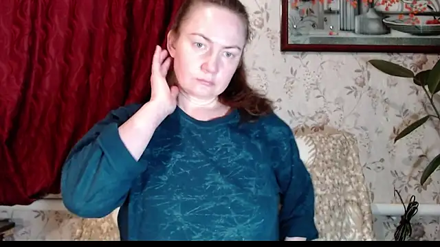 Snapshot of EmilyDoth chatting on February 13, 2026, 1:55 pm EmilyDoth online show from February 13, 2026, 1:55 pm