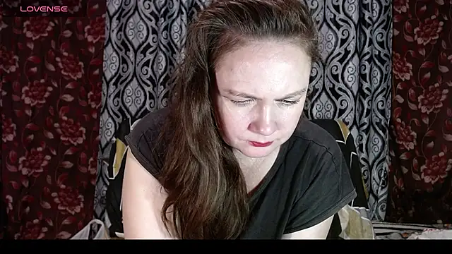 Snapshot of EmilyDoth chatting on November 2, 2025, 9:20 pm EmilyDoth online show from November 2, 2025, 9:20 pm