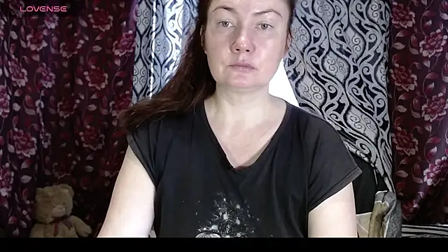 Snapshot of EmilyDoth chatting on October 17, 2025, 3:21 am EmilyDoth online show from October 17, 2025, 3:21 am