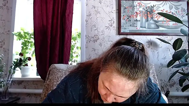 Snapshot of EmilyDoth chatting on March 1, 2026, 5:51 am EmilyDoth online show from March 1, 2026, 5:51 am