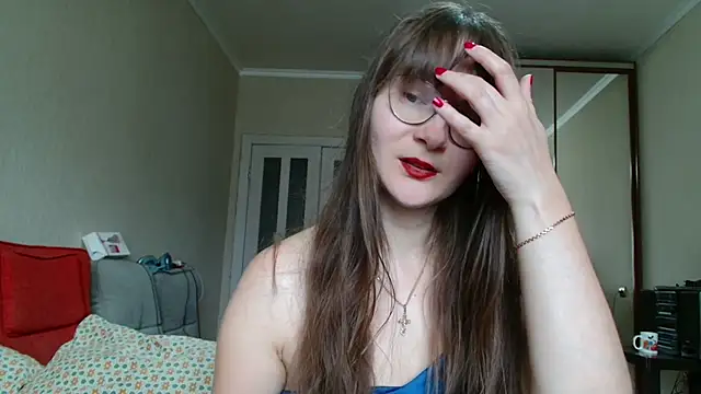 KiraGoldens online show from June 2, 2026, 6:24 am