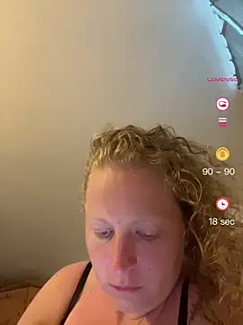 Snapshot of Girlnina-1995 chatting on June 1, 2026, 6:40 pm Girlnina-1995 online show from June 1, 2026, 6:40 pm