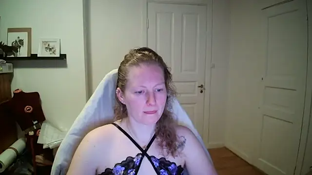 Girlnina-1995 online show from March 2, 2026, 7:26 am