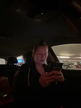 Girlnina-1995 online show from December 17, 2025, 2:11 pm