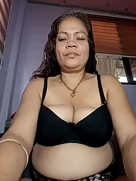 hotbabes163 online show from April 19, 2026, 7:31 am