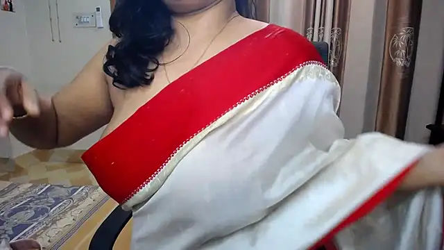 Snapshot of lady_maeda_ chatting on December 13, 2025, 8:04 pm lady maeda online show from December 13, 2025, 8:04 pm