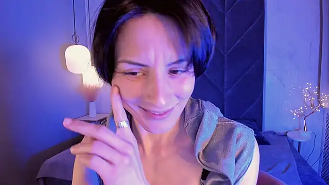 Snapshot of LorenDaze chatting on March 12, 2025, 4:46 pm LorenDaze online show from March 12, 2025, 4:46 pm