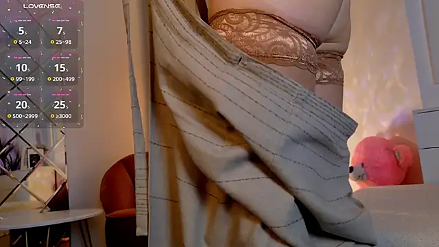 LorenDaze online show from June 3, 2026, 2:33 pm