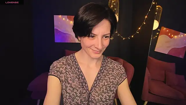 Snapshot of LorenDaze chatting on February 7, 2025, 2:15 pm LorenDaze online show from February 7, 2025, 2:15 pm