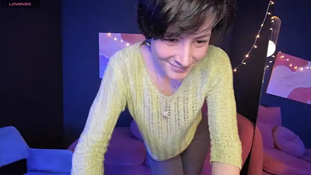 Snapshot of LorenDaze chatting on January 31, 2025, 2:28 pm LorenDaze online show from January 31, 2025, 2:28 pm