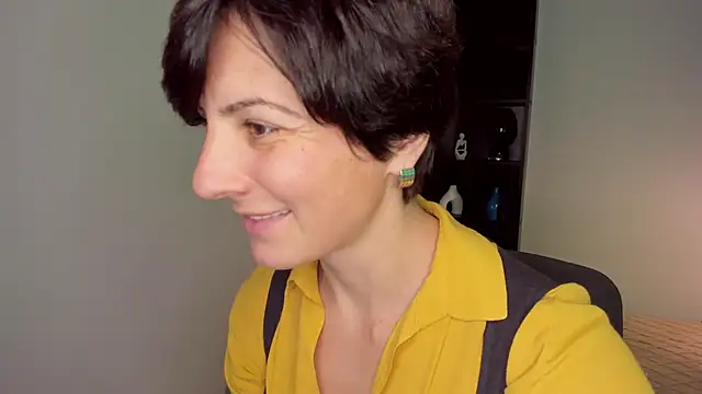 Snapshot of LorenDaze chatting on October 28, 2025, 2:38 pm LorenDaze online show from October 28, 2025, 2:38 pm