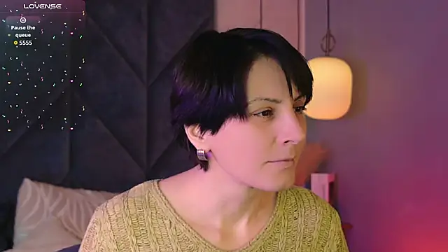 LorenDaze online show from April 15, 2026, 6:08 am