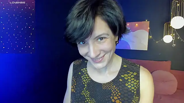 Snapshot of LorenDaze chatting on February 22, 2025, 5:13 pm LorenDaze online show from February 22, 2025, 5:13 pm