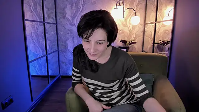 Snapshot of LorenDaze chatting on March 19, 2025, 1:51 pm LorenDaze online show from March 19, 2025, 1:51 pm