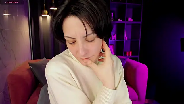 Snapshot of LorenDaze chatting on March 7, 2025, 2:01 pm LorenDaze online show from March 7, 2025, 2:01 pm