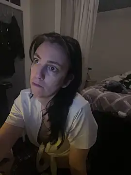 Snapshot of XXlolaXX chatting on February 3, 2025, 3:31 am XXlolaXX online show from February 3, 2025, 3:31 am