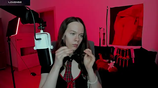 DivineBite online show from April 6, 2026, 4:52 pm