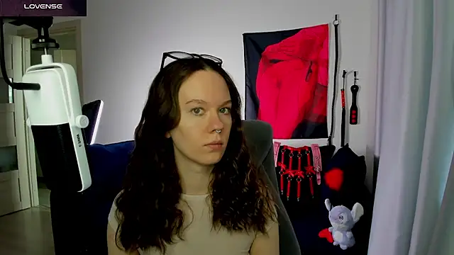 Snapshot of DivineBite chatting on May 26, 2026, 2:37 pm DivineBite online show from May 26, 2026, 2:37 pm