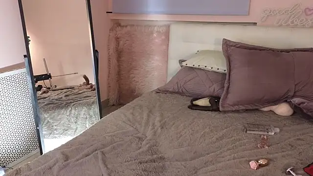 Snapshot of AmalyGreen chatting on March 21, 2025, 5:02 pm AmalyGreen online show from March 21, 2025, 5:02 pm