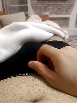 Snapshot of IZDIRAPVEREN chatting on February 9, 2025, 11:46 pm IZDIRAPVEREN online show from February 9, 2025, 11:46 pm