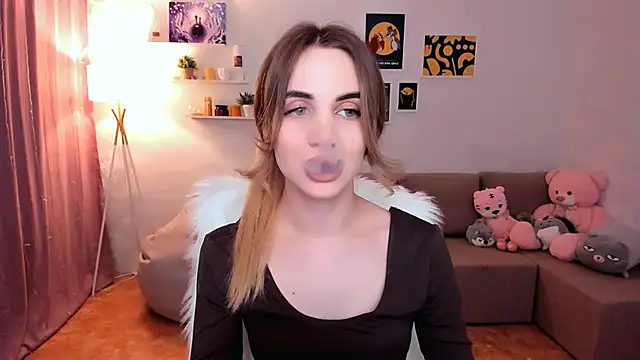 aPieceOfJoy online show from March 5, 2025, 8:32 pm