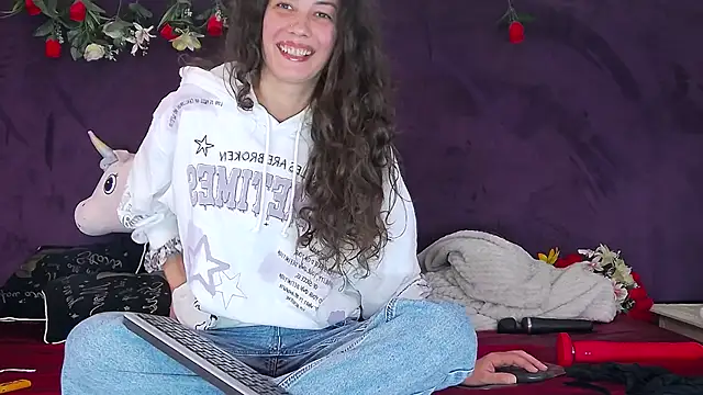 Snapshot of Jayllene chatting on November 4, 2025, 8:51 am Jayllene online show from November 4, 2025, 8:51 am