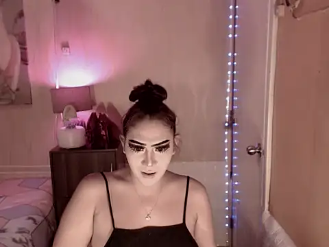 Biancafoxie online show from September 13, 2025, 8:14 am