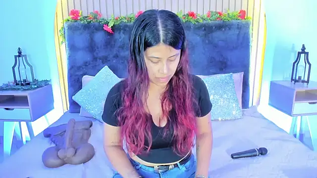 Karlagonzales  online show from October 22, 2025, 10:04 am