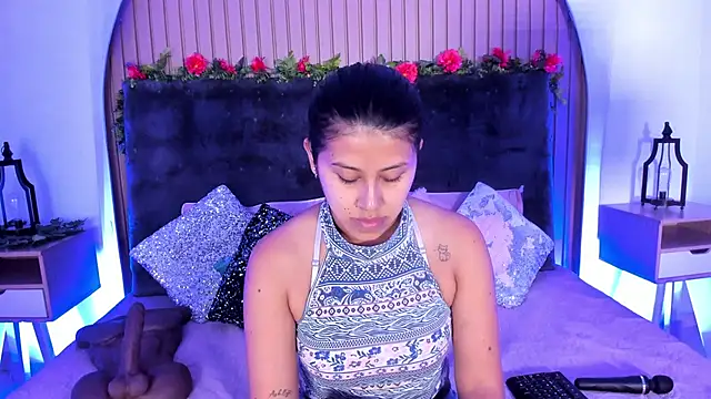 Karlagonzales  online show from November 14, 2025, 9:46 am