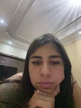 Snapshot of iarinhalatina chatting on October 29, 2025, 12:20 am iarinhalatina online show from October 29, 2025, 12:20 am