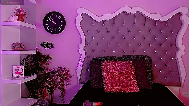 LeyXandrabraz online show from December 19, 2025, 8:00 pm