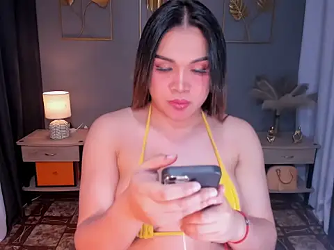 Snapshot of MaxeneCullens chatting on March 14, 2025, 3:48 am MaxeneCullens online show from March 14, 2025, 3:48 am