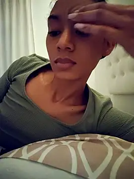 Leaberry online show from December 5, 2025, 1:49 am