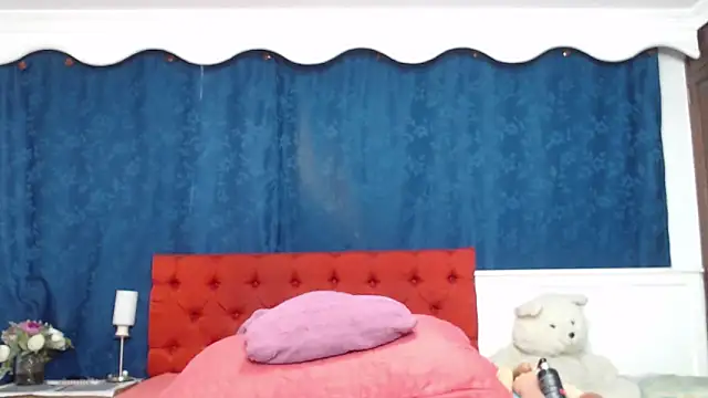 Snapshot of LADYSLAVEXXX chatting on October 28, 2025, 4:28 pm LADYSLAVEXXX online show from October 28, 2025, 4:28 pm