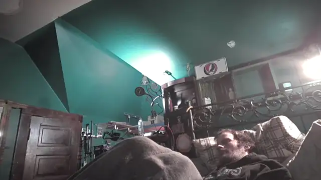 charactrzero online show from April 9, 2026, 6:19 am