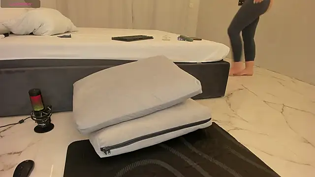 Snapshot of Devil_Minds chatting on January 20, 2025, 2:36 pm Devil Minds online show from January 20, 2025, 2:36 pm