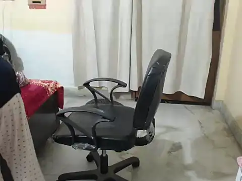 Snapshot of HOT_CHILLY chatting on February 17, 2026, 6:27 pm HOT CHILLY online show from February 17, 2026, 6:27 pm