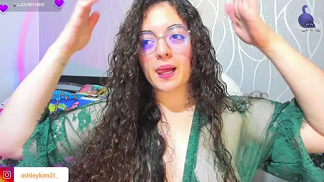 AshleyKim  online show from February 8, 2026, 12:19 am