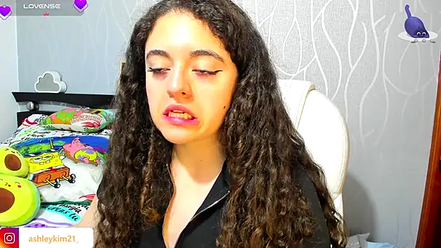 AshleyKim  online show from November 15, 2025, 12:25 am