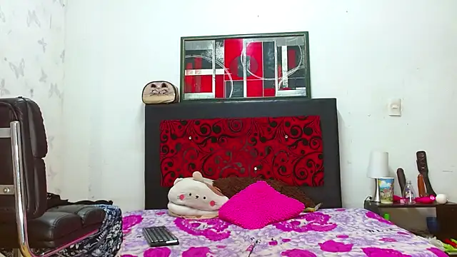 LexiStone  online show from March 17, 2025, 5:45 am