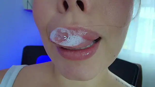 lisbet21x online show from February 18, 2025, 6:47 pm