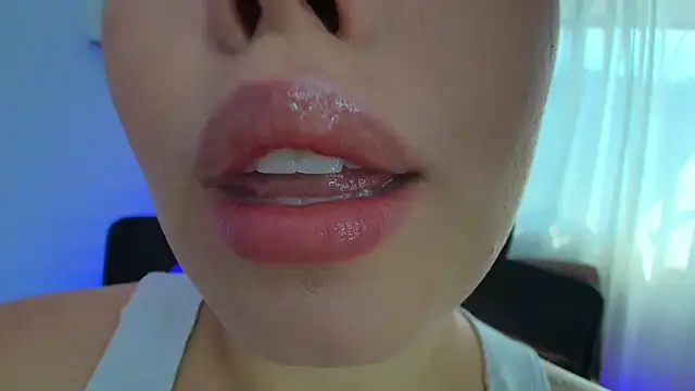 lisbet21x online show from February 13, 2025, 2:20 pm