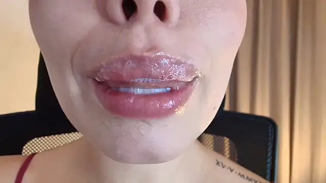 lisbet21x online show from May 13, 2026, 10:28 pm