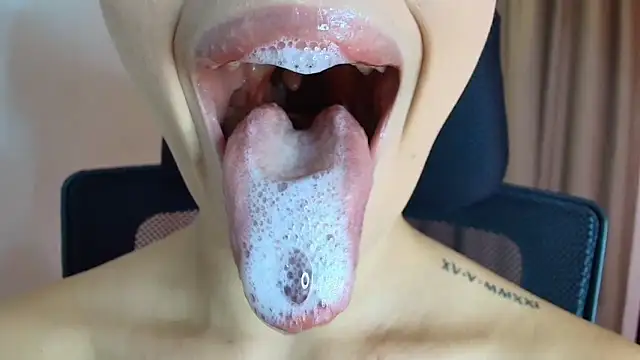 lisbet21x online show from April 6, 2026, 10:22 pm