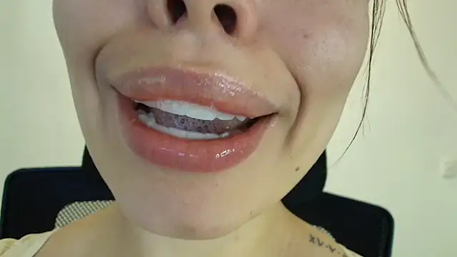 lisbet21x online show from November 30, 2025, 2:51 pm