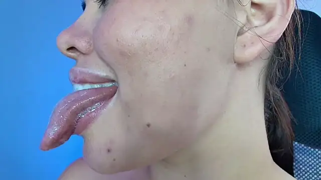 lisbet21x online show from February 6, 2025, 10:00 pm