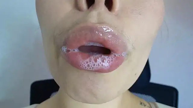 lisbet21x online show from October 28, 2025, 9:14 pm