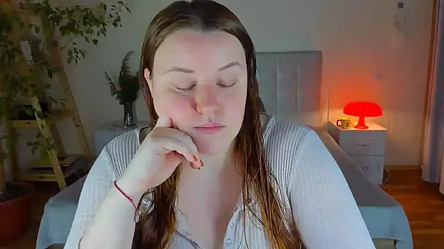 PolinaSalvatore online show from November 11, 2025, 2:45 pm