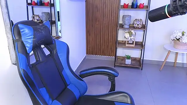 Snapshot of Kenya--Buhle chatting on January 17, 2026, 6:11 pm Kenya--Buhle online show from January 17, 2026, 6:11 pm