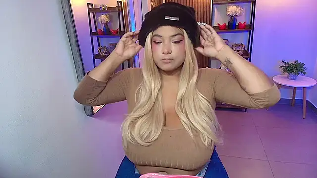 Snapshot of Kenya--Buhle chatting on January 11, 2026, 11:17 am Kenya--Buhle online show from January 11, 2026, 11:17 am